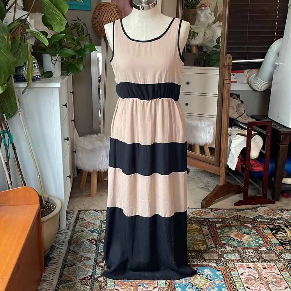Lorena Rose cream & Black tiered Maxi dress